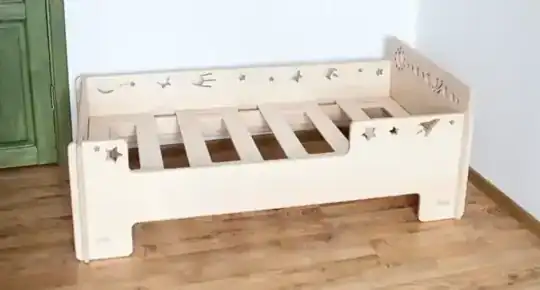 CNC-Holzmanufaktur – Kinderbett, Rahmen – CREAVENTIS Messebau & Eventausstattung