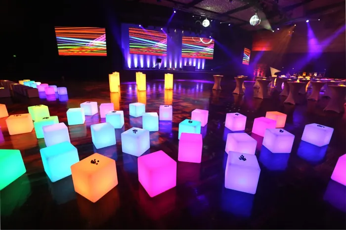 LED Sitzwürfel – beleuchtet, Farbwechsel