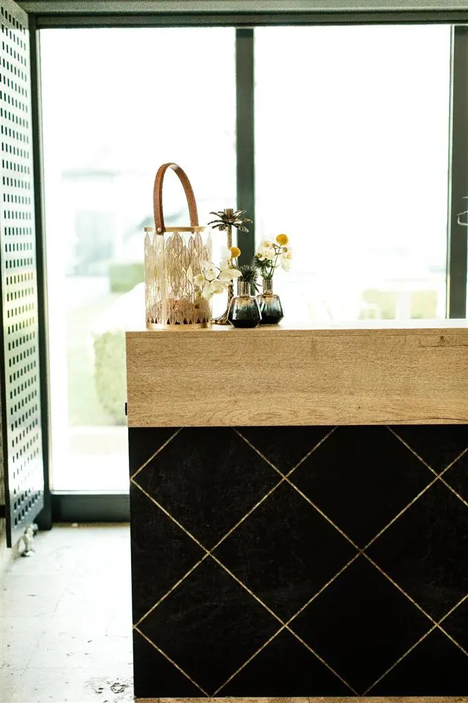 Thekenanlage Marmor SCHWARZ-GOLD Aufsatz Ansicht 6