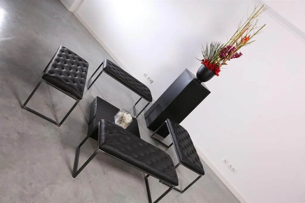 Stehtischkube schwarz 40x40x110cm (LxBxH) Ansicht 2