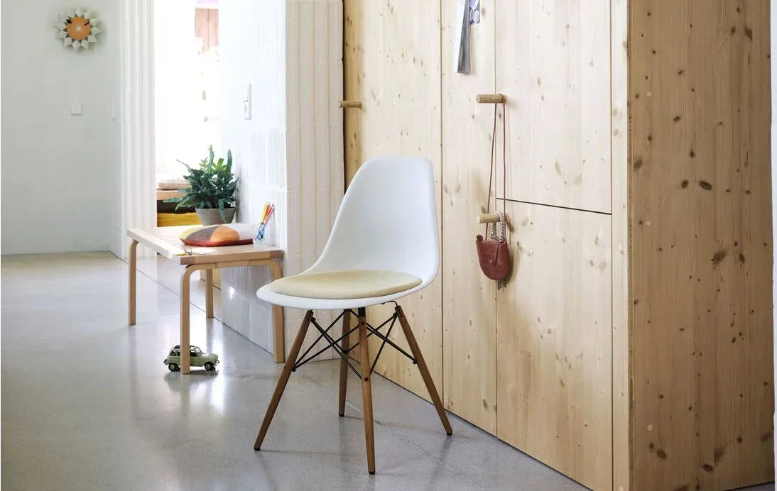 EAMES DSW Ansicht 2