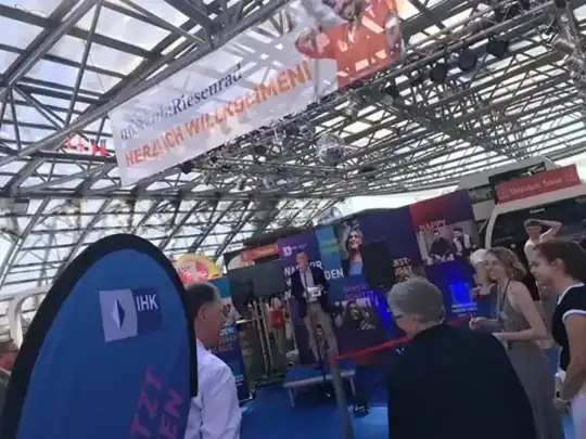 IHK Jobfit München 2024 – Ausbildungsmesse im Octanorm-System – Mietmöbel, Logistik – CREAVENTIS Messebau & Eventausstattung