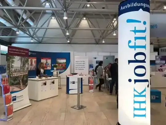 IHKjobfit! Rosenheim – Ausbildungsmesse, Systemstände – CREAVENTIS Messebau & Eventausstattung