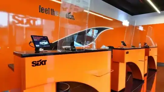 Ladenbau Sixt Einsteinstraße – CREAVENTIS Messebau & Eventausstattung