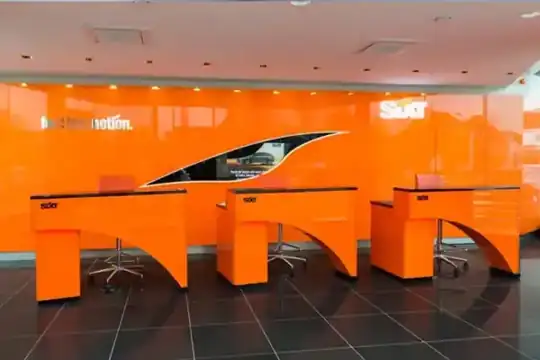 Ladenbau Sixt Einsteinstraße – CREAVENTIS Messebau & Eventausstattung