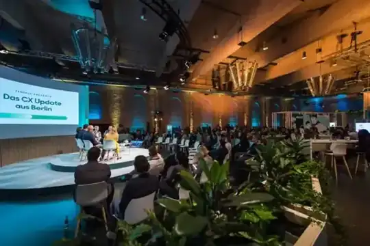 Messestand Zendesk 2022 – Mietmöbel, Logistik – CREAVENTIS Messebau & Eventausstattung