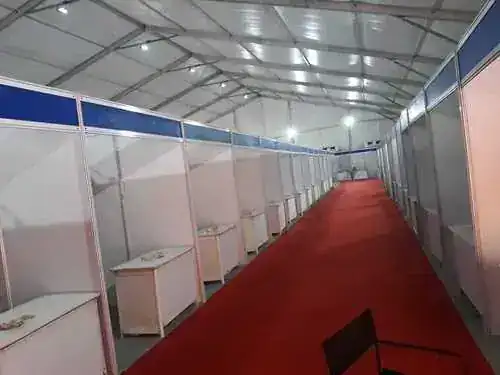 Octanorm-Systemstand S108 – Messebau – CREAVENTIS Messebau & Eventausstattung