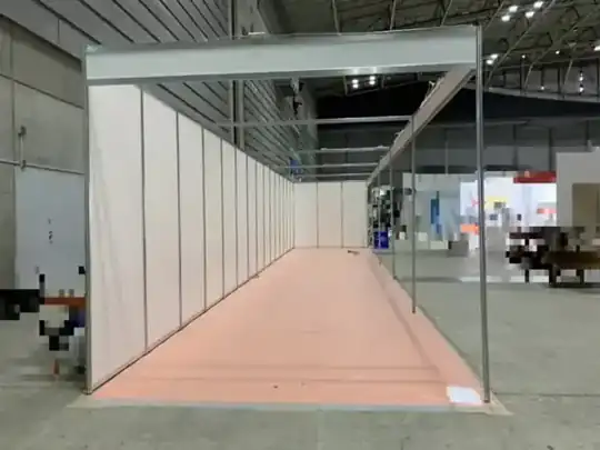 Octanorm-Systemstand S108 – Messebau – CREAVENTIS Messebau & Eventausstattung