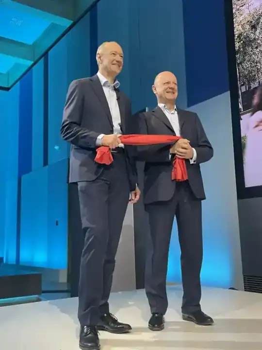 Siemens Campus Erlangen – Einweihung 2022 – CREAVENTIS Messebau & Eventausstattung