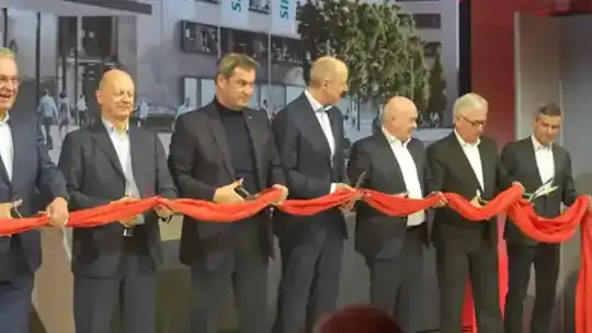 Siemens Campus Erlangen – Einweihung 2022 – CREAVENTIS Messebau & Eventausstattung