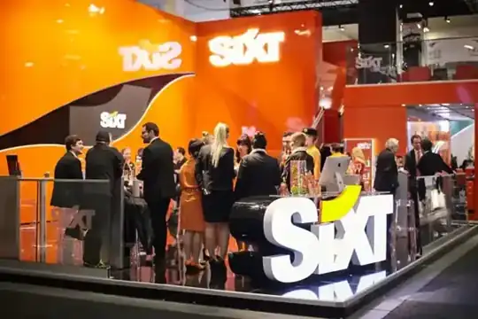 Sixt – Messestand ITB Berlin 2018 – CREAVENTIS Messebau & Eventausstattung