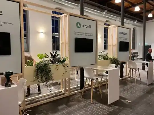 Zendesk „CX Update aus Berlin“ 2022 – Aufbau – CREAVENTIS Messebau & Eventausstattung