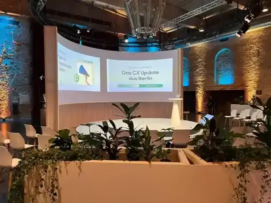 Zendesk „CX Update aus Berlin“ 2022 – Aufbau – CREAVENTIS Messebau & Eventausstattung